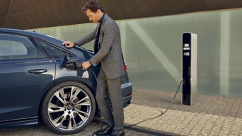 Foto del configurador de un coche Audi híbrido enchufable.