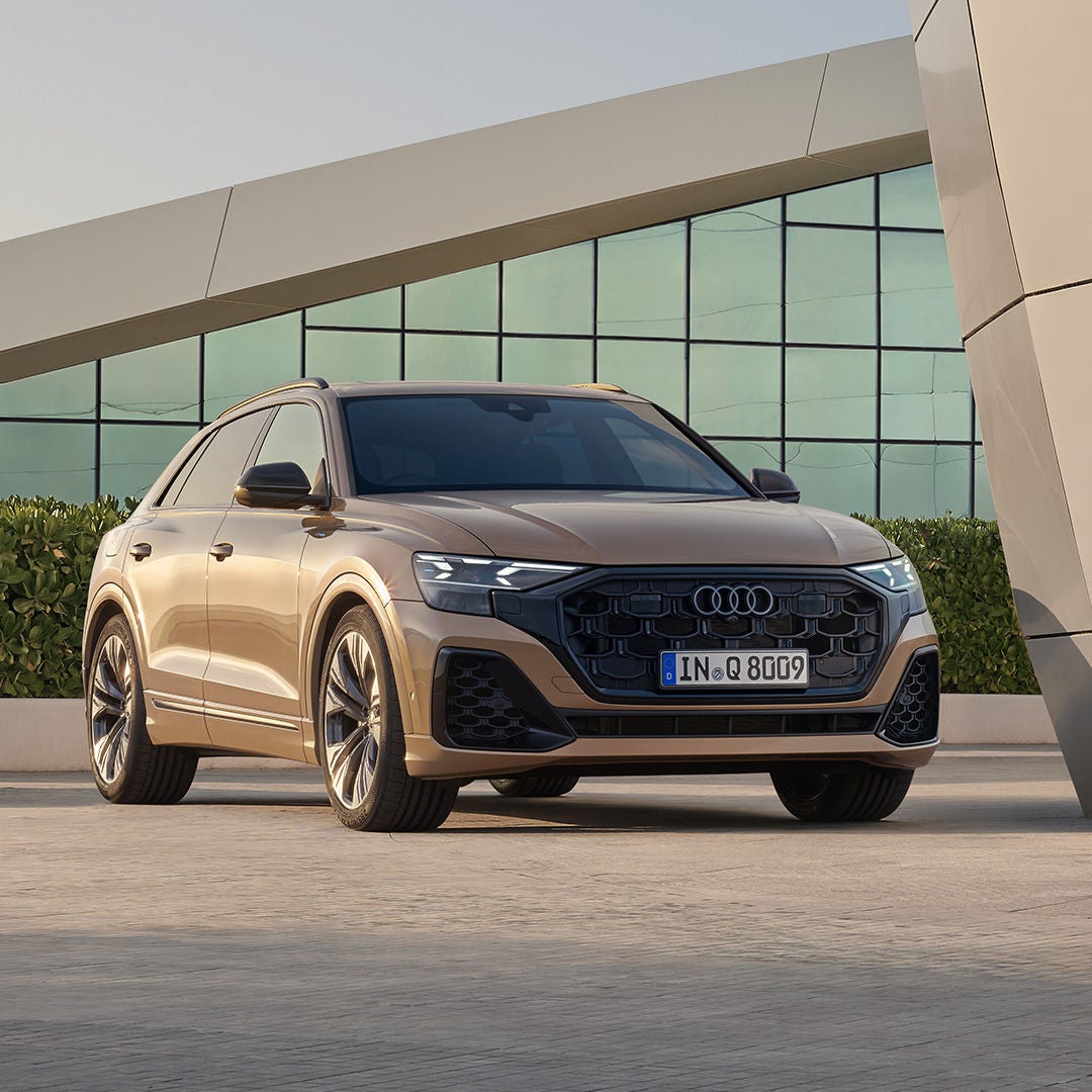アウディQ8 Sライン　22インチ アウディ Q8 55TFSI クワトロ Sライン 純正22インアルミ コンフォート