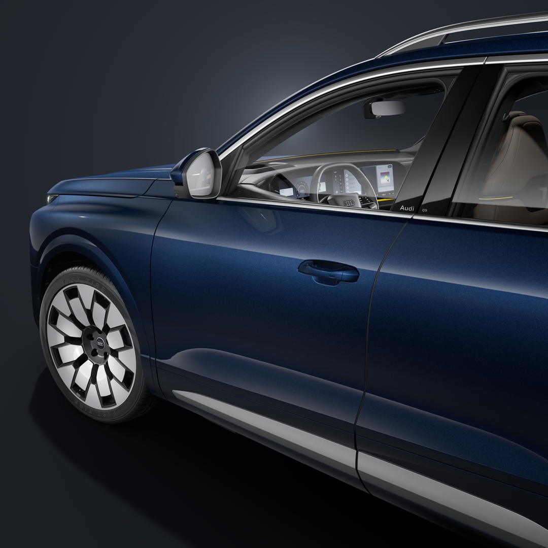 Q9 SUV sedd snett från sidan.