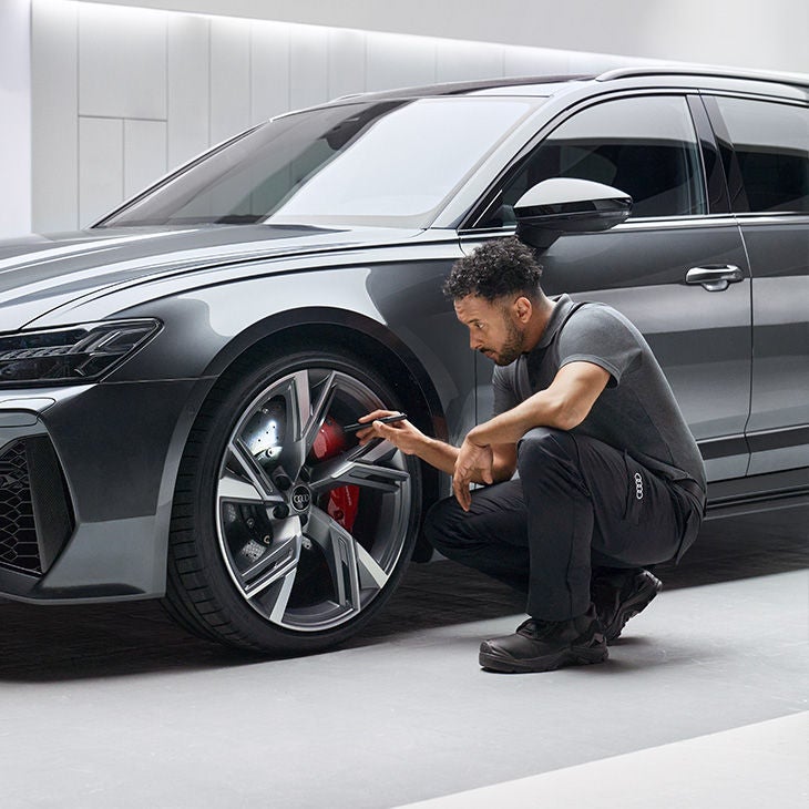 Foto del servicio de cambio de neumáticos de Audi Service. 