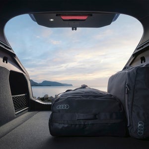 Acceso al maletero de un Audi Sportback. 