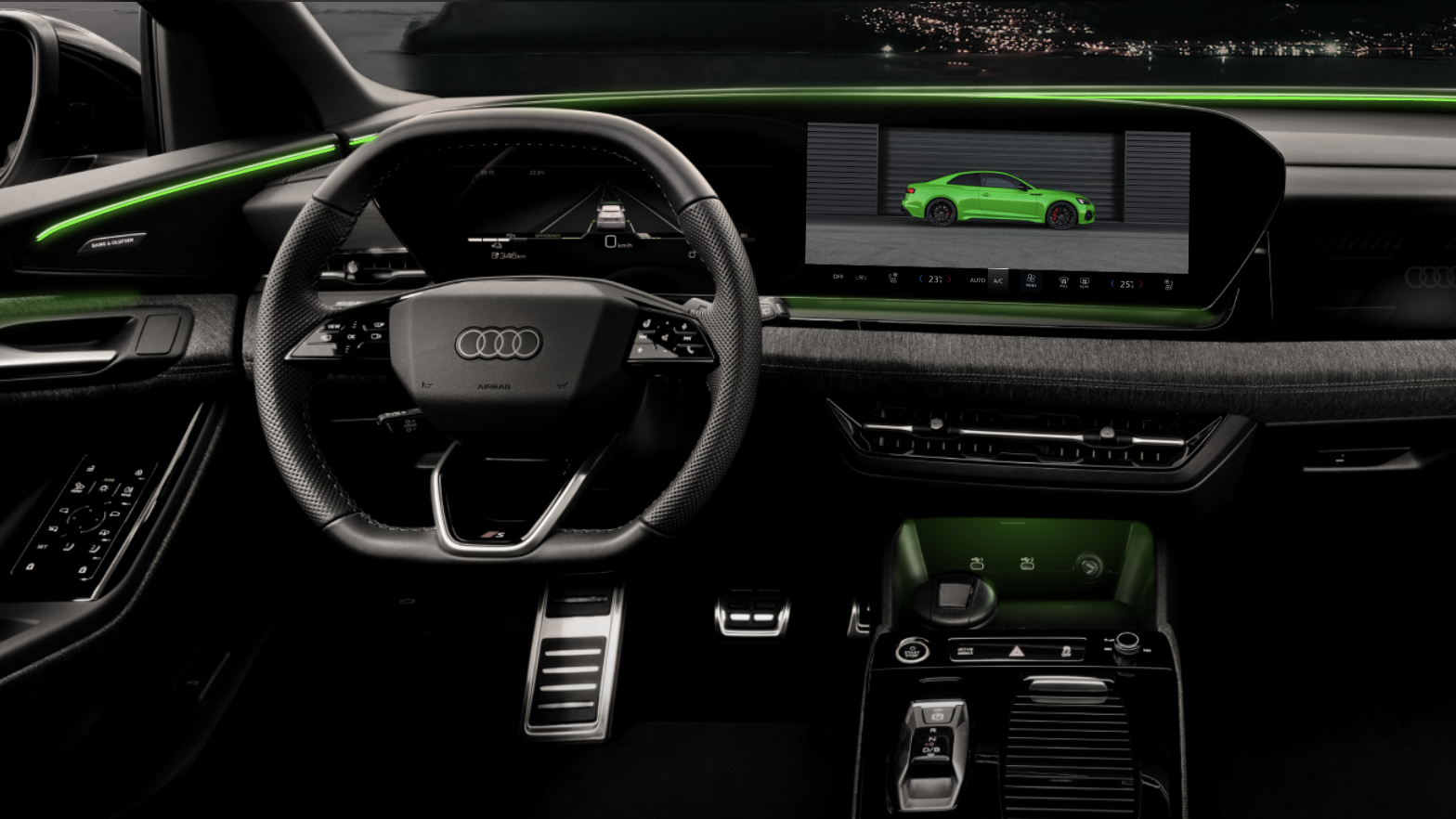 Cockpit eines Audi mit digitalem Display, grünem Ambientelicht und großem Touchscreen.