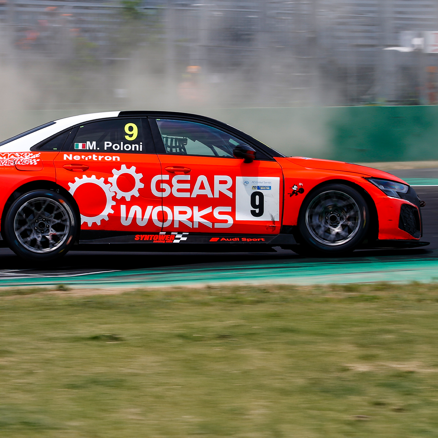 Audi R8 LMS gana los primeros títulos de la temporada 2025