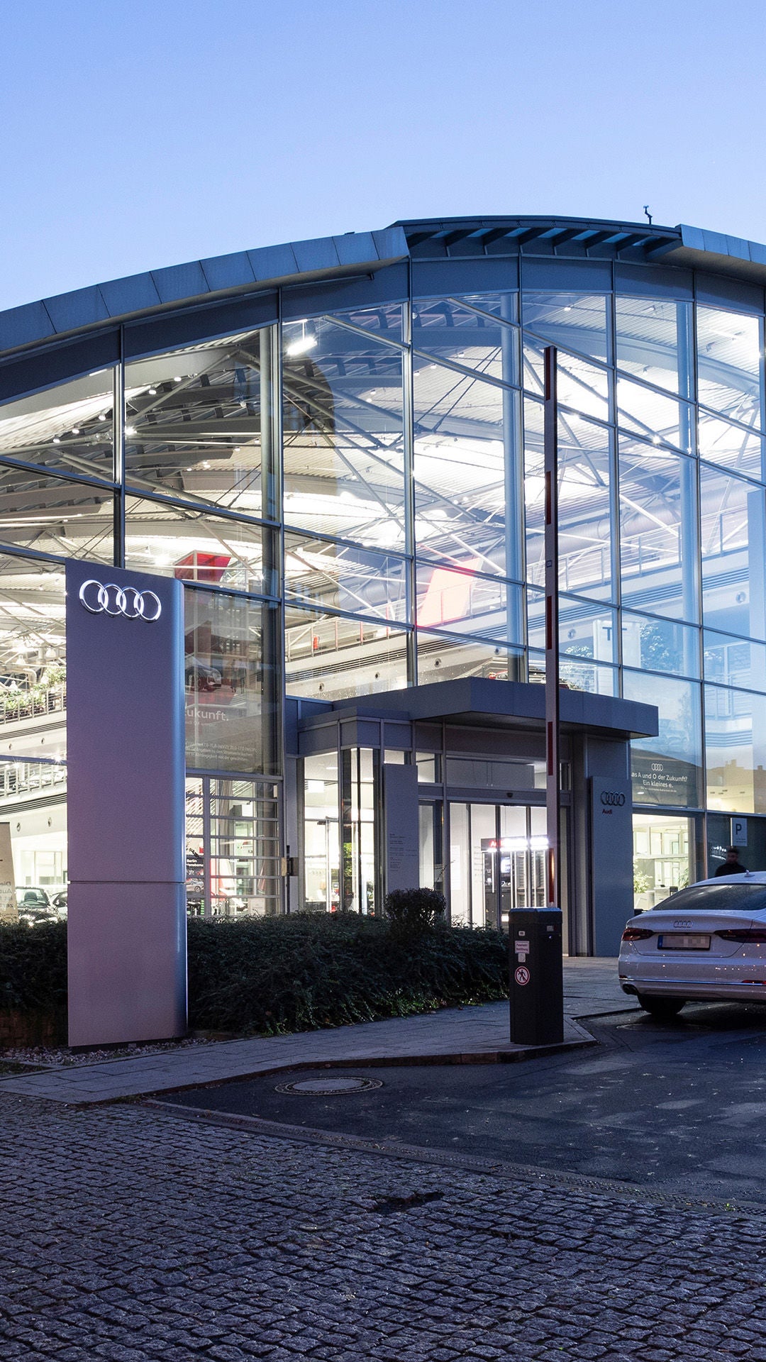 Außenansicht Audi Zentrum Berlin Charlottenburg