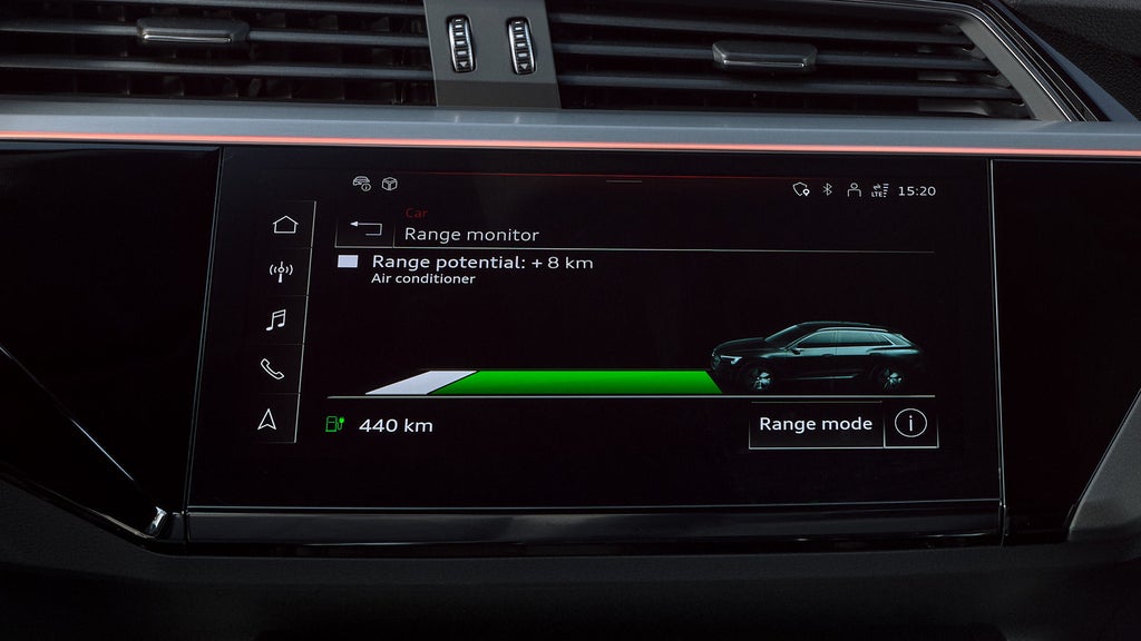 Close-up MMI-Display Audi Q8 e-tron