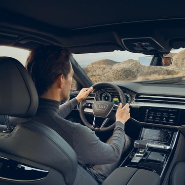 Foto de un coche híbrido enchufable Audi A8 TFSIe de la gama Superpremium de Audi. 