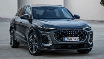 Side view View Audi Q7 TFSI e