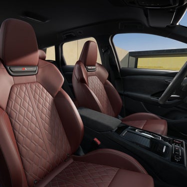 Sport seats Audi SQ6 SUV e-tron