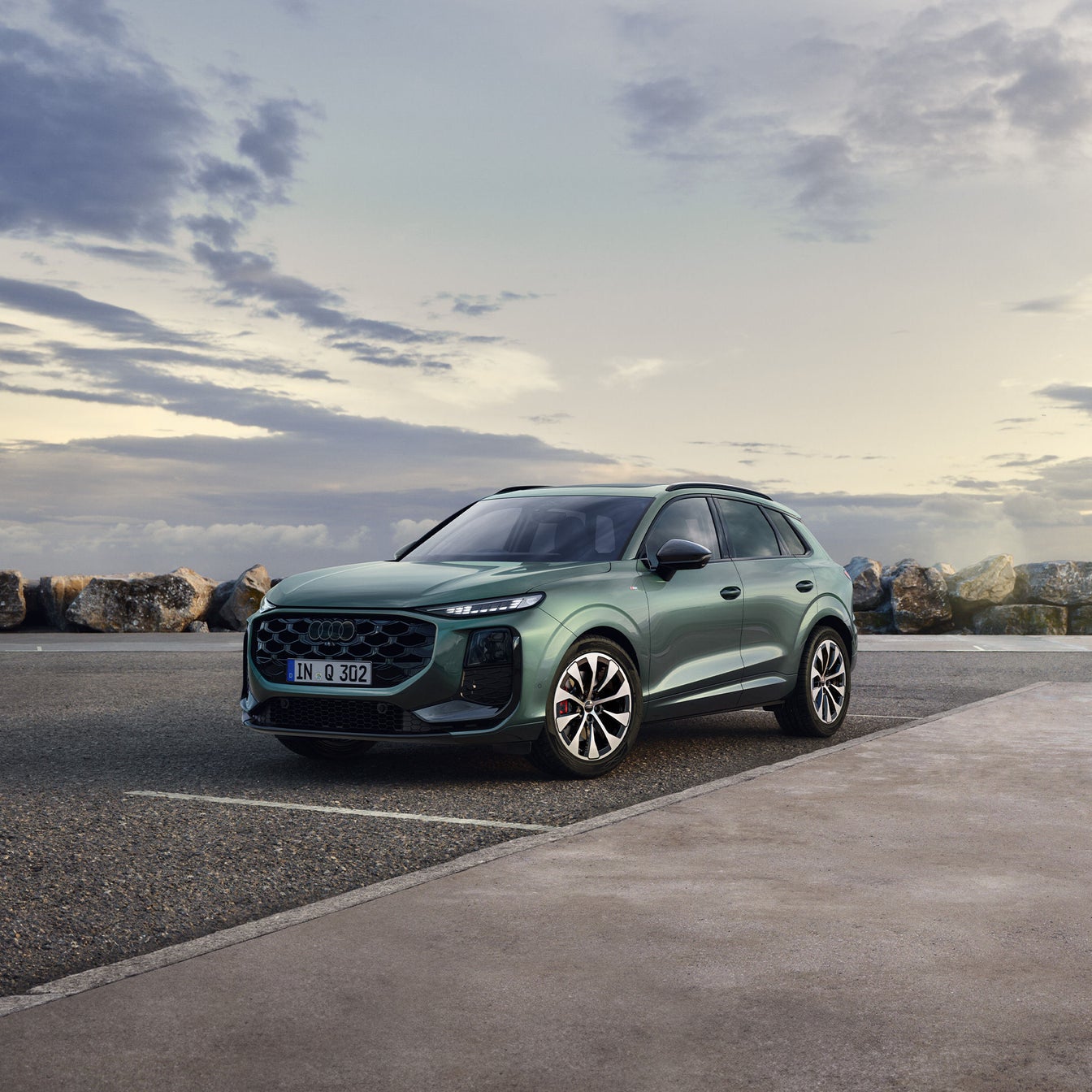 進化した孤高のSUV、新型アウディQ3の「真価」とは