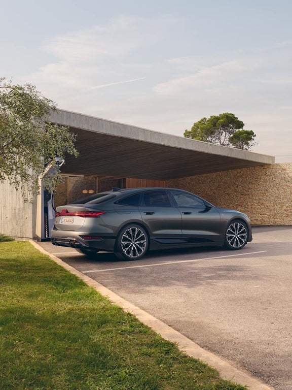 Audi A6 Sportback e-tron sideview