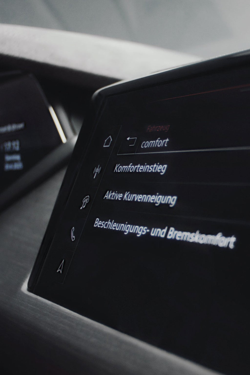 Innstillinger for aktiv fjæring i MMI.