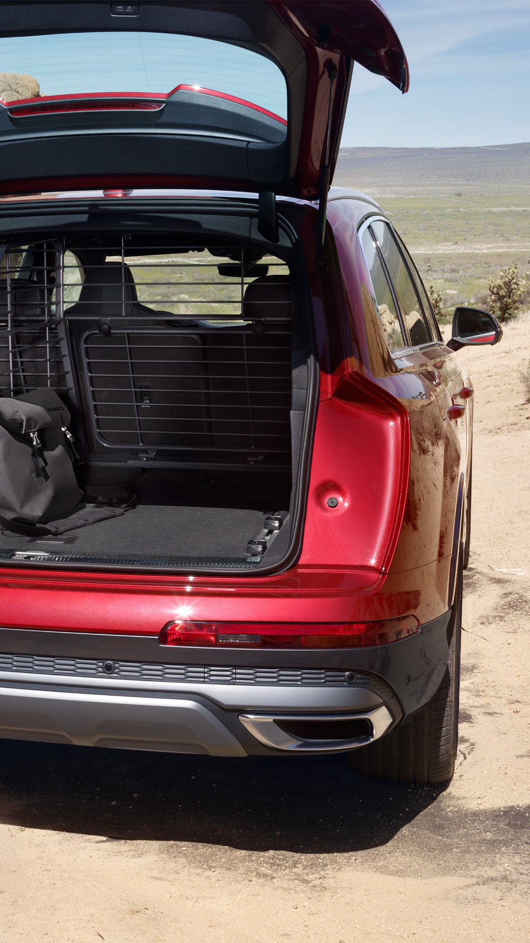 Audi Q7 luggage compartment