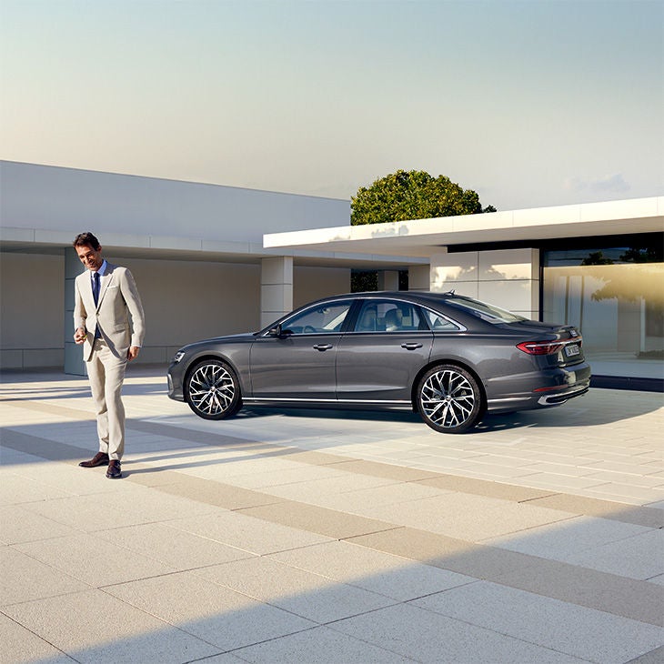 Foto de un modelo Audi sedan.