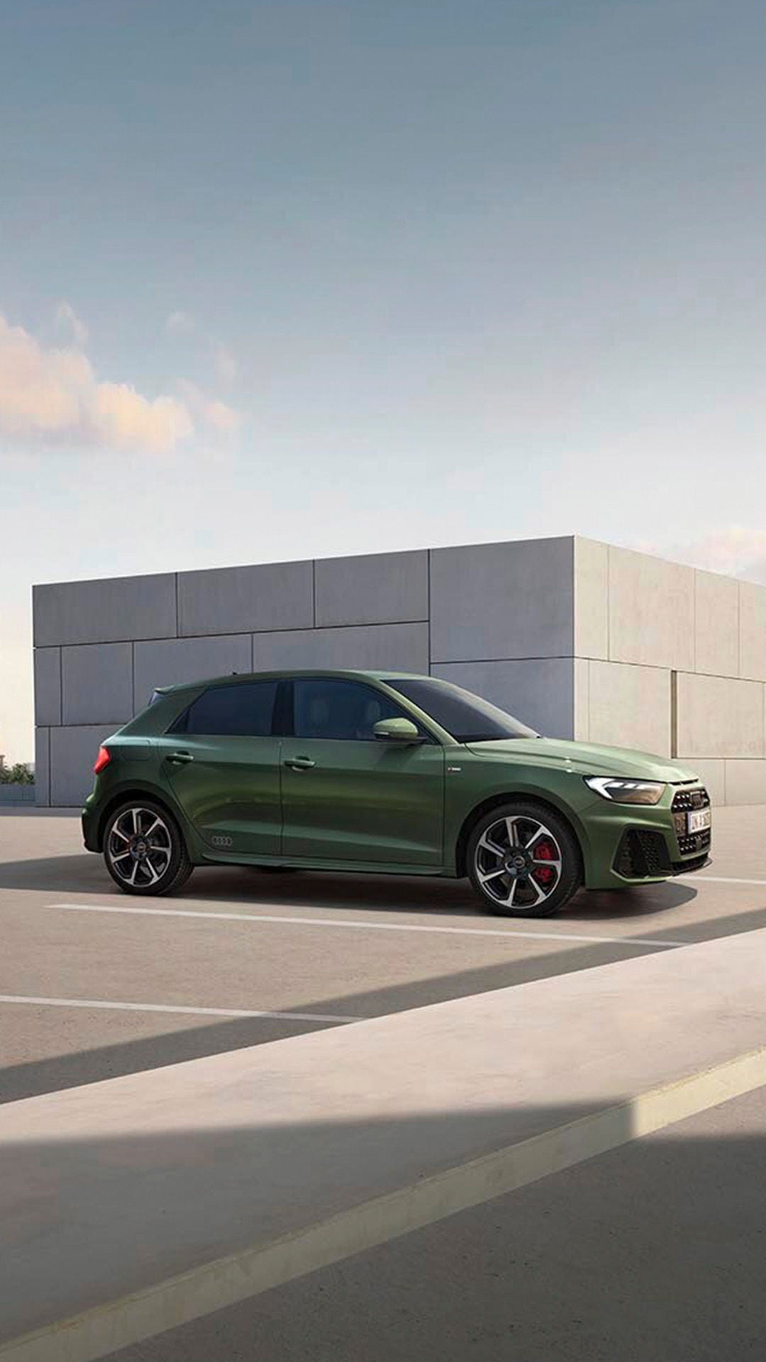 Foto de un Audi compacto urbano de tipo hatchback.