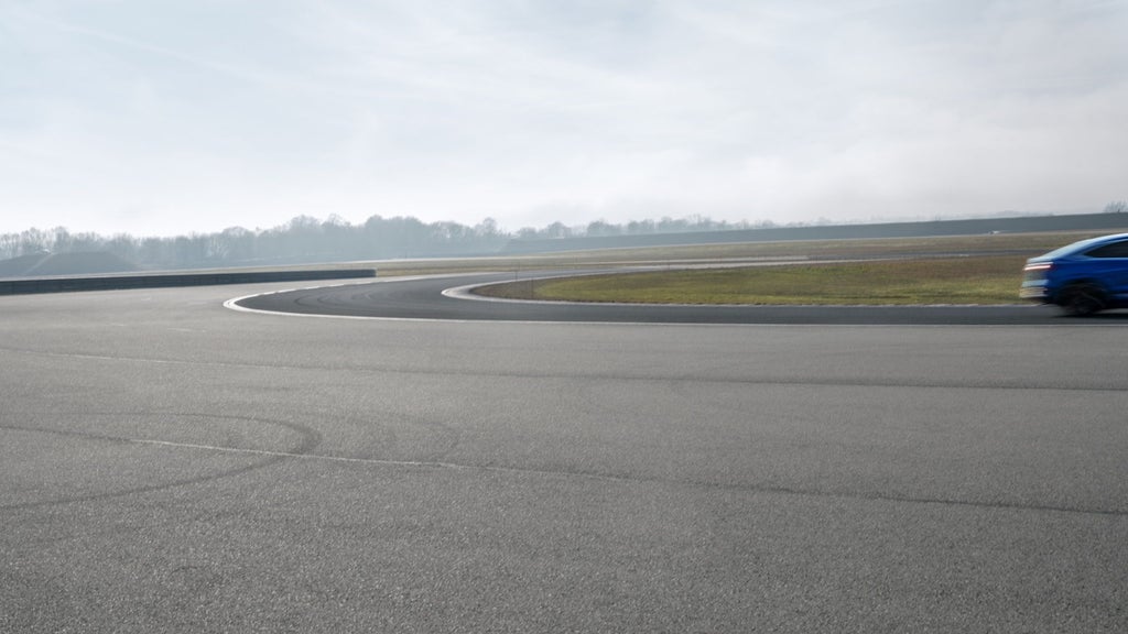Sving på manøvreringsbanen på Audi driving experience-anlegget.