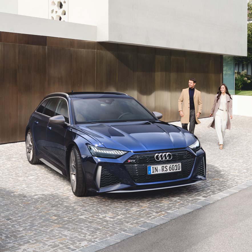 Audi RS 6 Avant red view