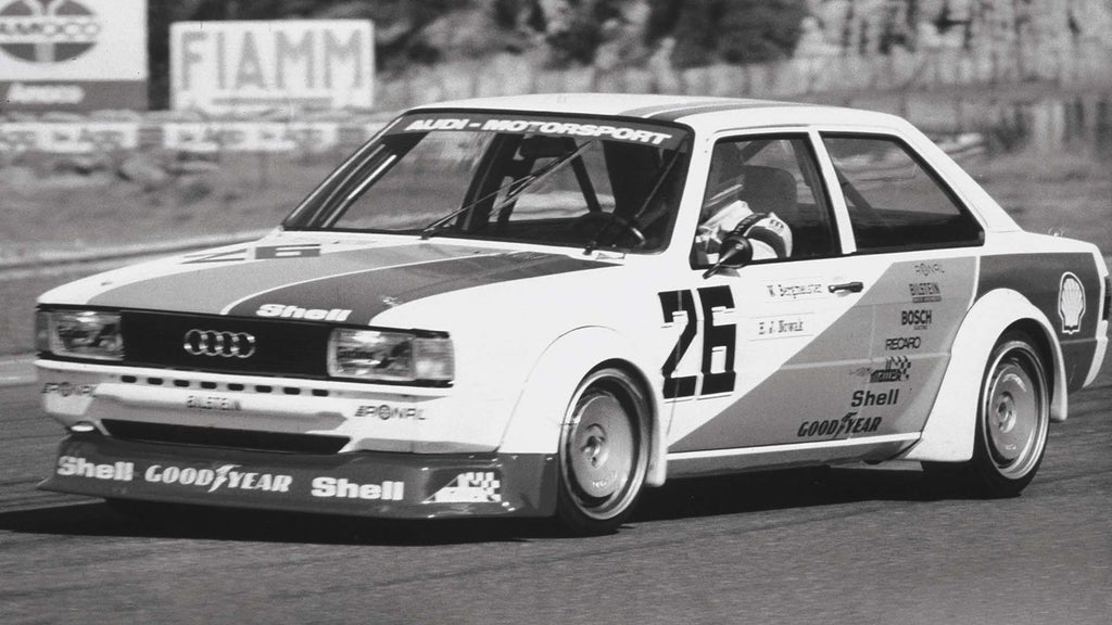 Das Foto zeigt den Audi 80 von Willi Bergmeister und Hans-Joachim Nowak in Vallelunga im Jahr 1980.