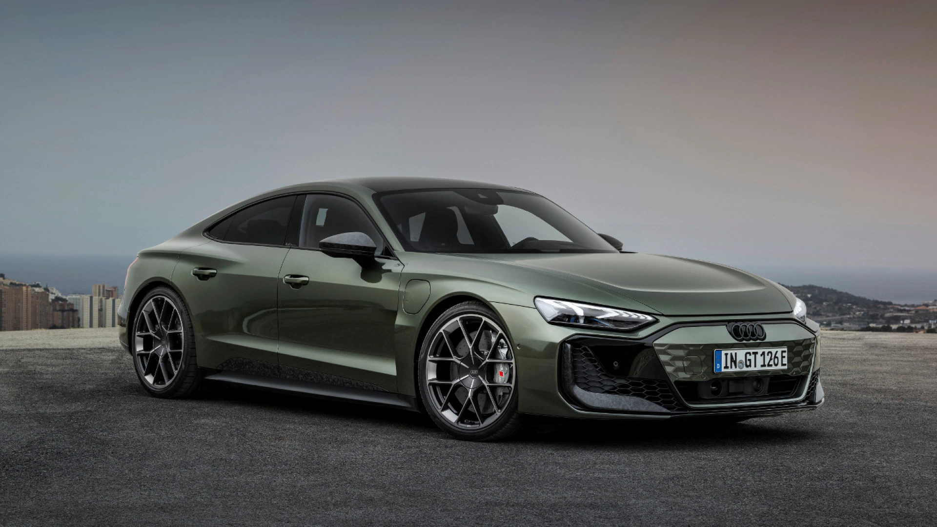 Side view of the Audi RS e-tron GT Performance.