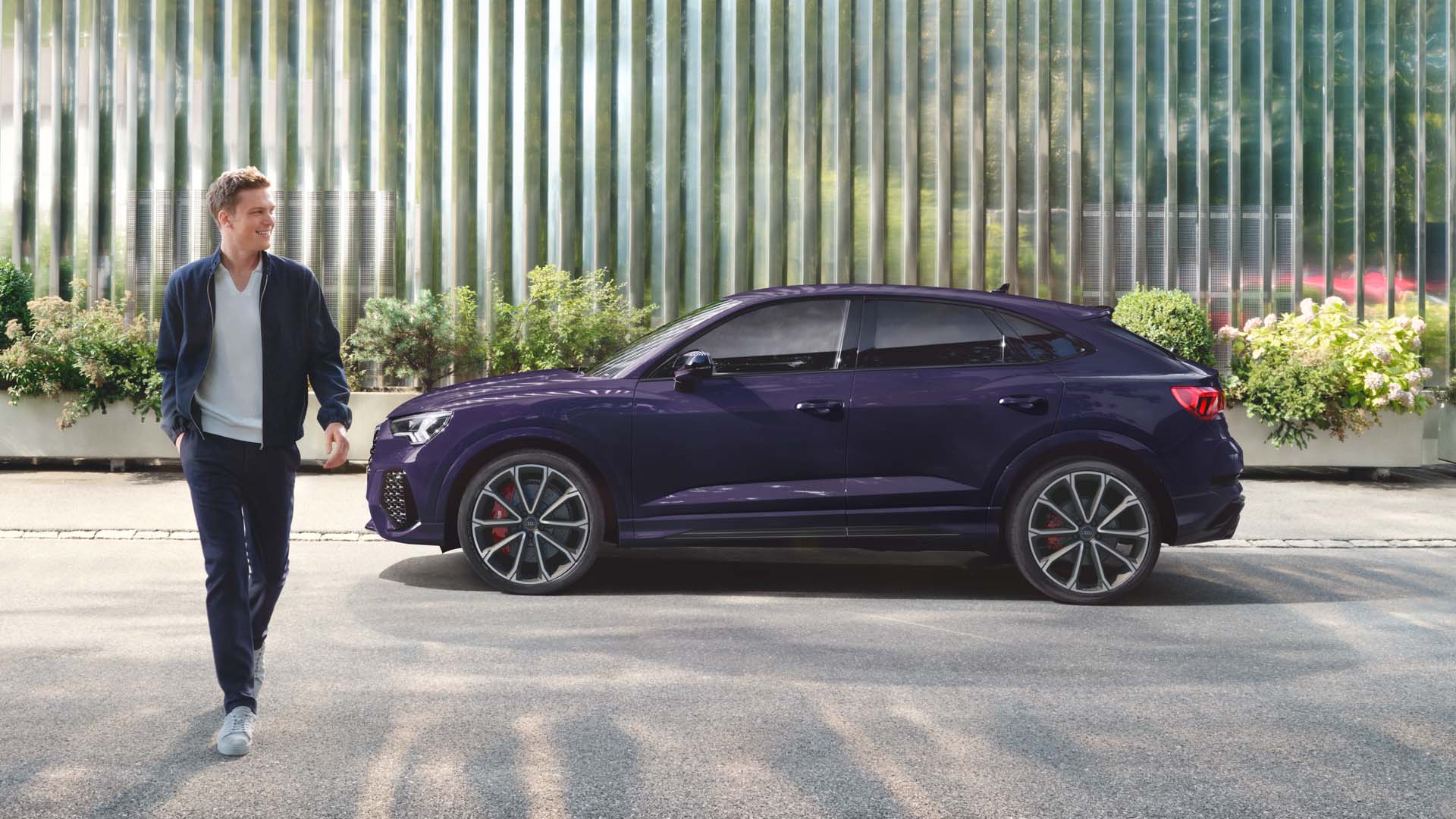 side view of the RS Q3 Sportback in an audi exclusive finish