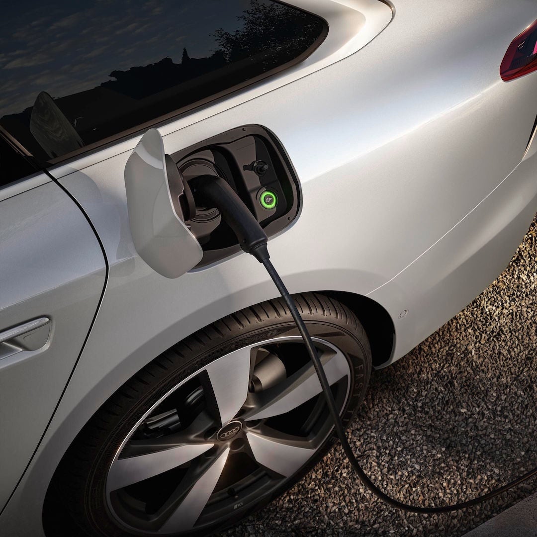 Dettaglio presa di ricarica Audi A6 e-hybrid