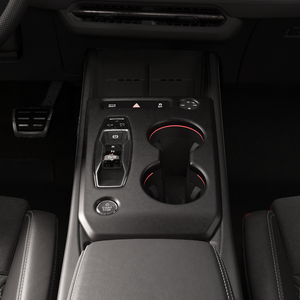 Nahaufnahme der Mittelkonsole im Cockpit des Q4 Sportback e-tron.