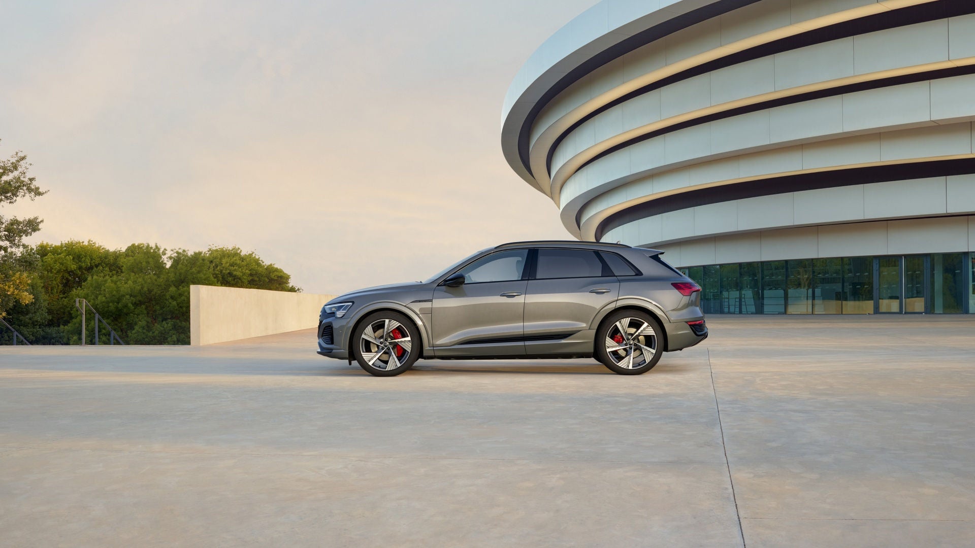Audi e-tron et Audi e-tron Sportback en mouvement.