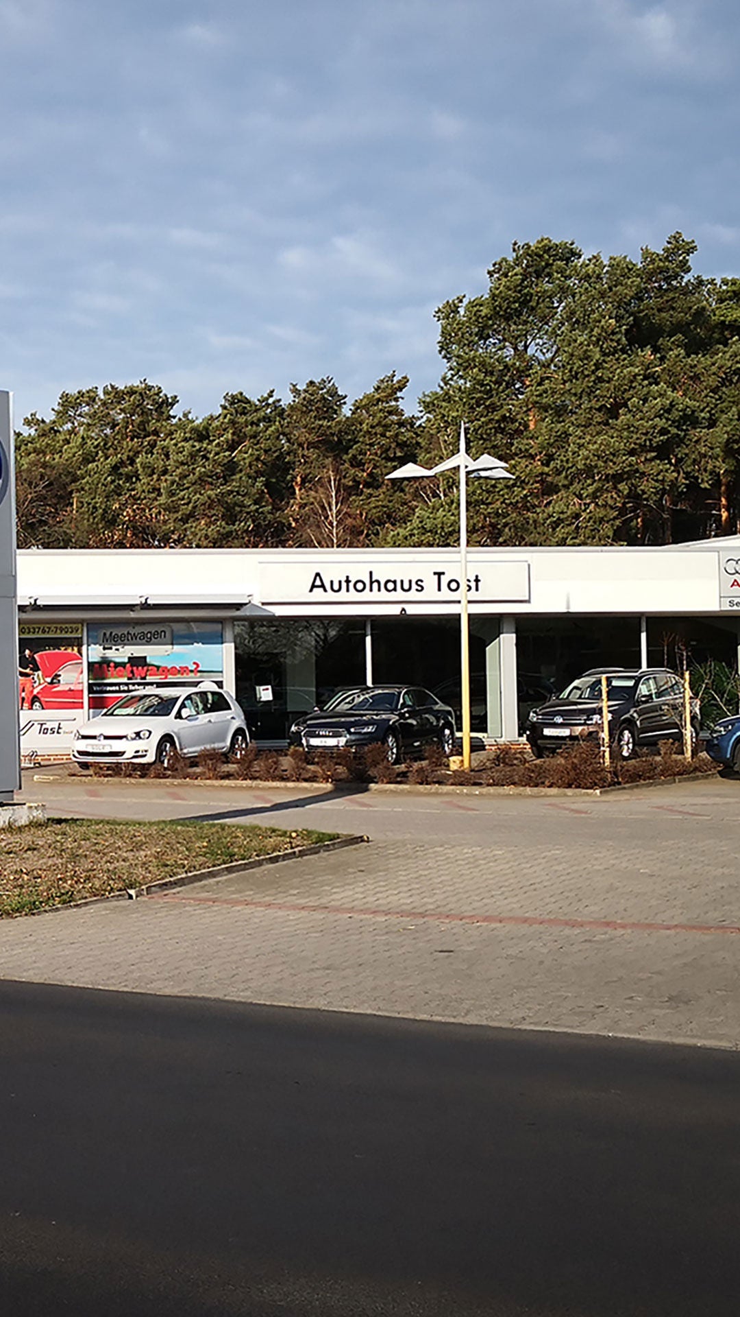 Außenansicht Autohaus Tost GmbH