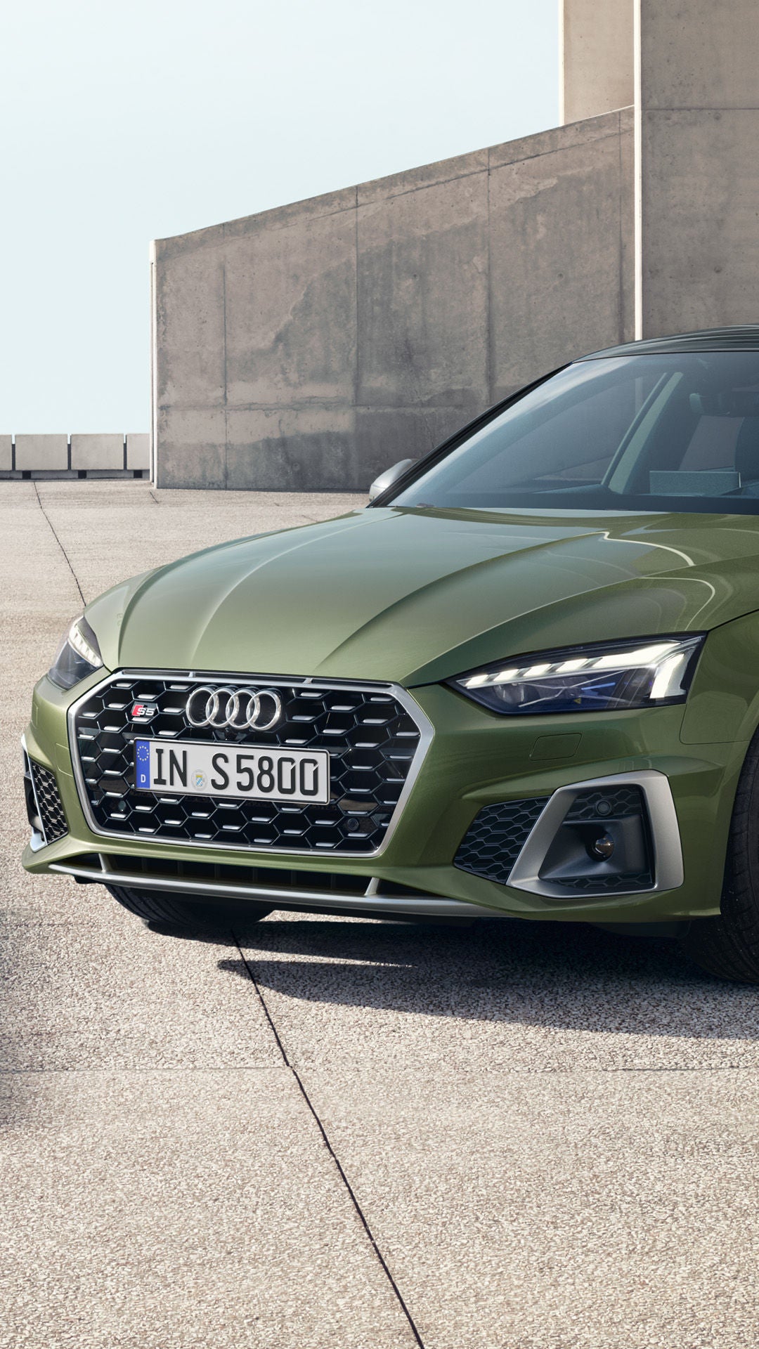 Headlights of the Audi S5 Sportback