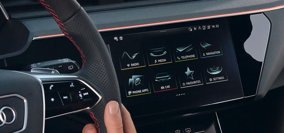 MMI screen Audi Q8 e-tron