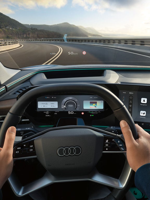 Audi Q6 SUV e-tron lisätyn todellisuuden tuulilasinäyttö