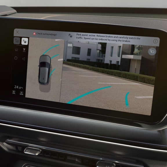 Foto del sistema de aparcamiento de Audi Q3 SUV e-hybrid. 