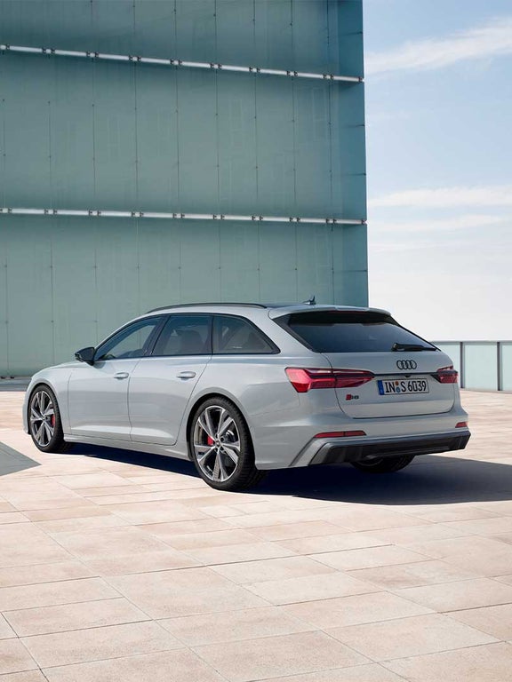 Foto de la parte trasera del Audi S6 Avant.