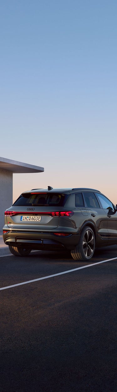 Geparktes Flottenfahrzeug Q6 e-tron