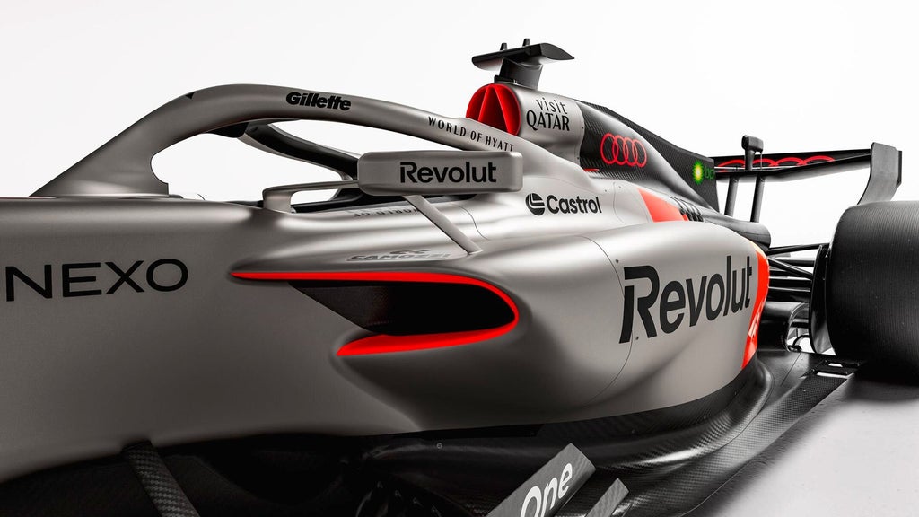Foto del coche de Fórmula 1 del equipo oficial Audi.