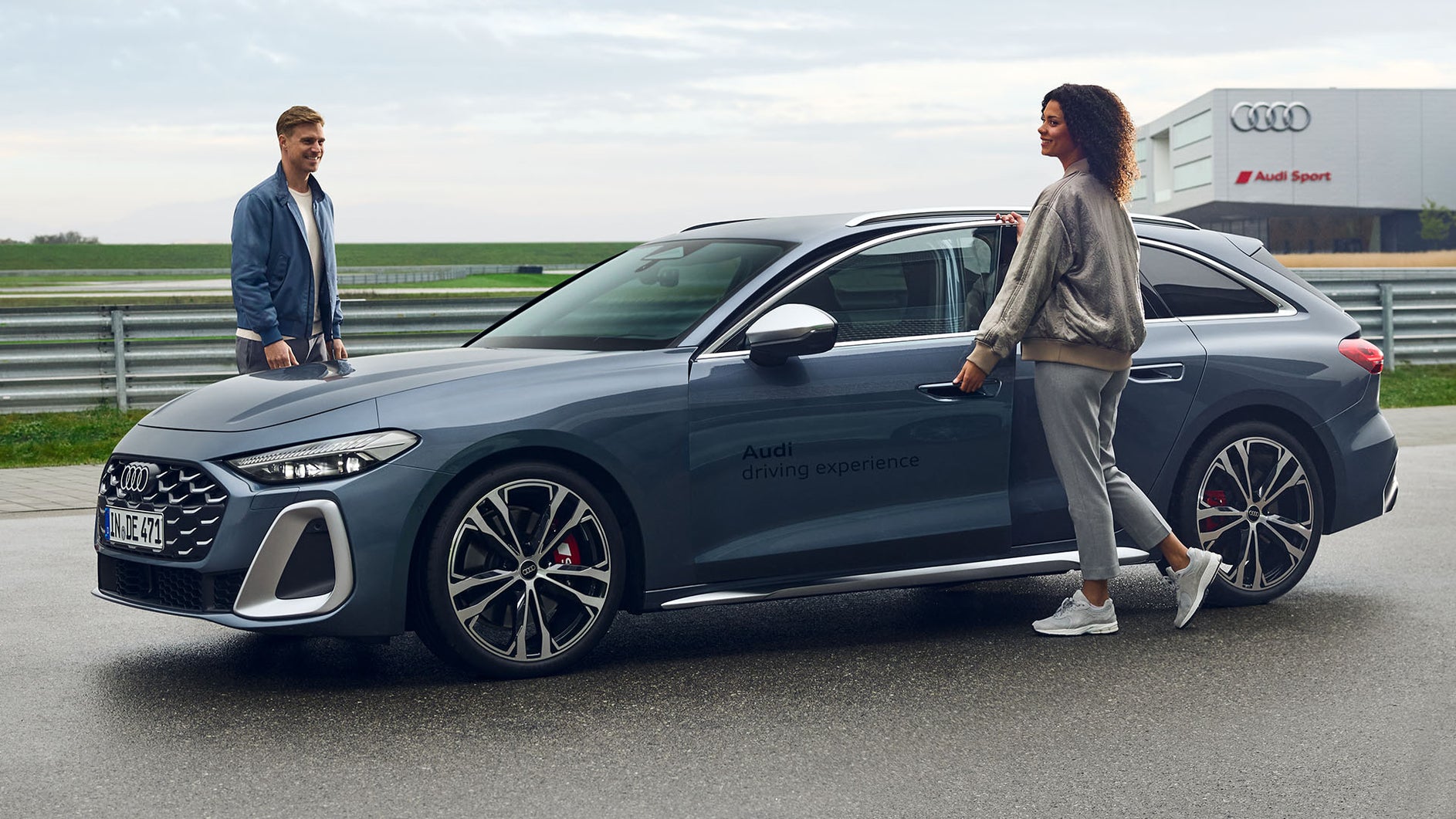 Elegantes Audi Code Laden Bilder
