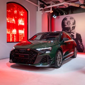 Un Audi RS 3 Sportback Competition Limited en el stand de Audi y la Fórmula 1 de Barcelona. 