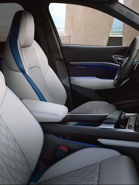 View cockpit Audi SQ8 e-tron, Audi exclusive