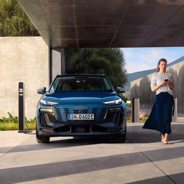 vista frontal Audi Q6 SUV e-tron