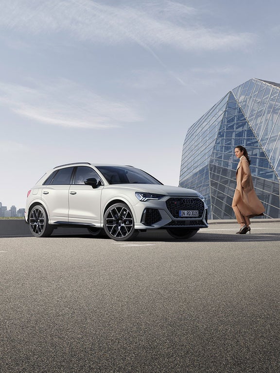 Edycja Audi RS Q3 od 10 lat w kolorze Chronos Grey Metallic.