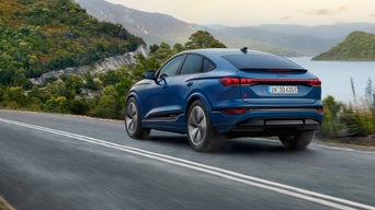 Audi SQ6 Sportback e-tron sedd bakifrån