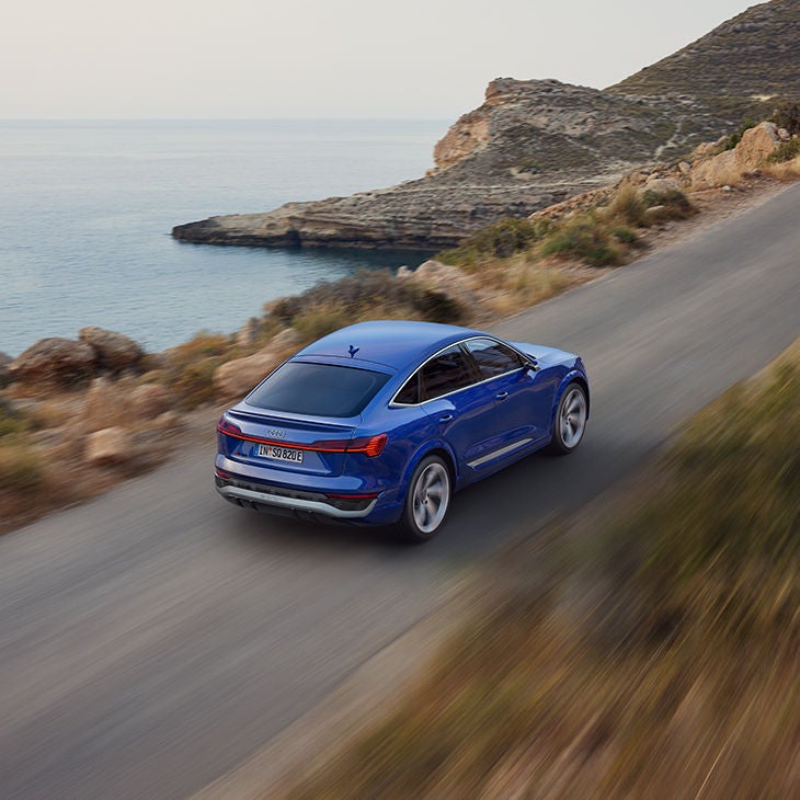 Foto de la garantía de una batería eléctrica de Audi.