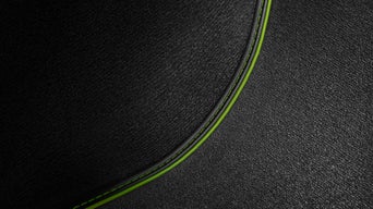 Des notes colorées.