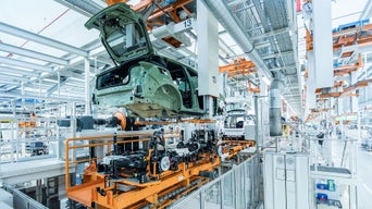 Die Karosserie eines Audi Modell in der Fertigungsstrasse.