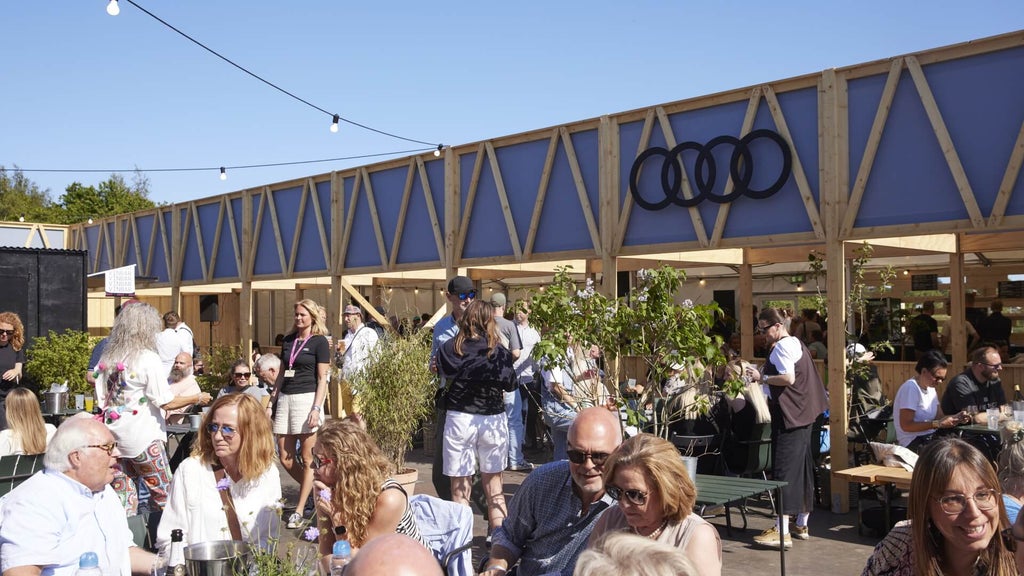 NorthSide Audi Lounge