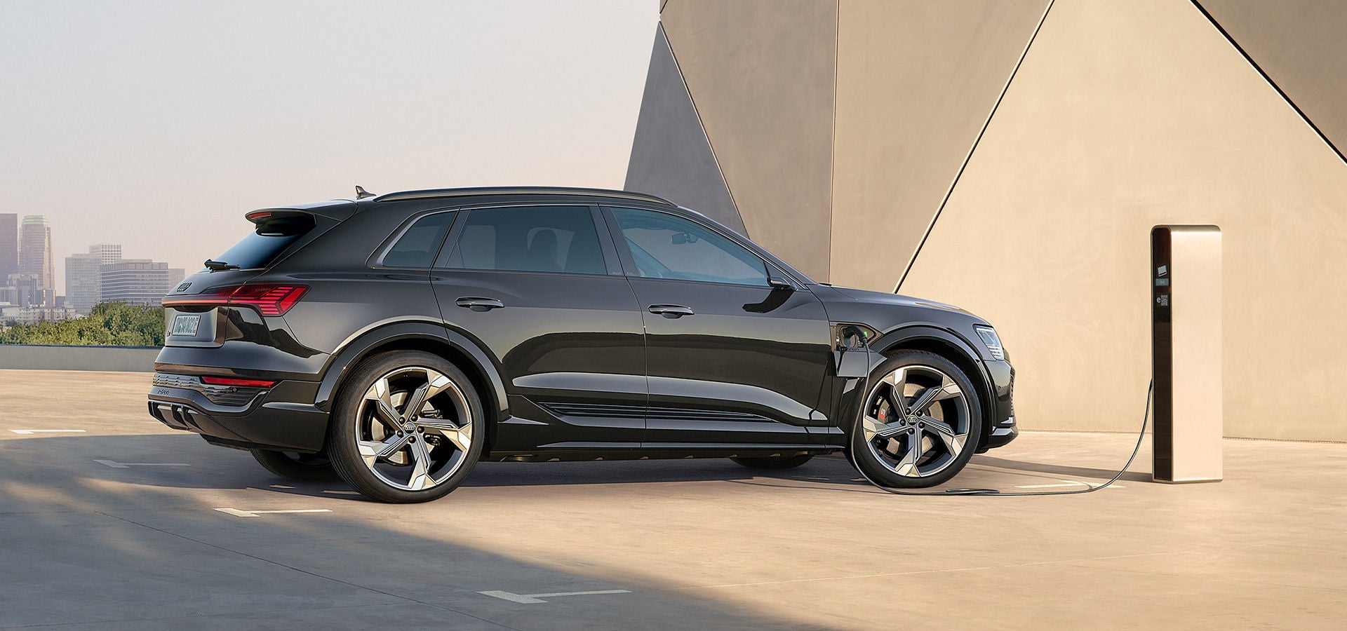 Audi SQ8 Sportback e-tron specifications and brochure