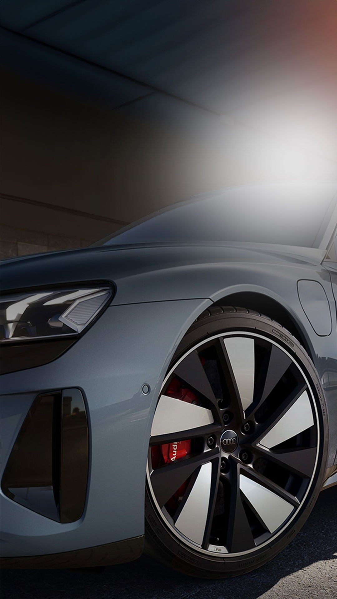 Foto del cambio de pastillas y discos de frenos de Accesorios Originales Audi. 