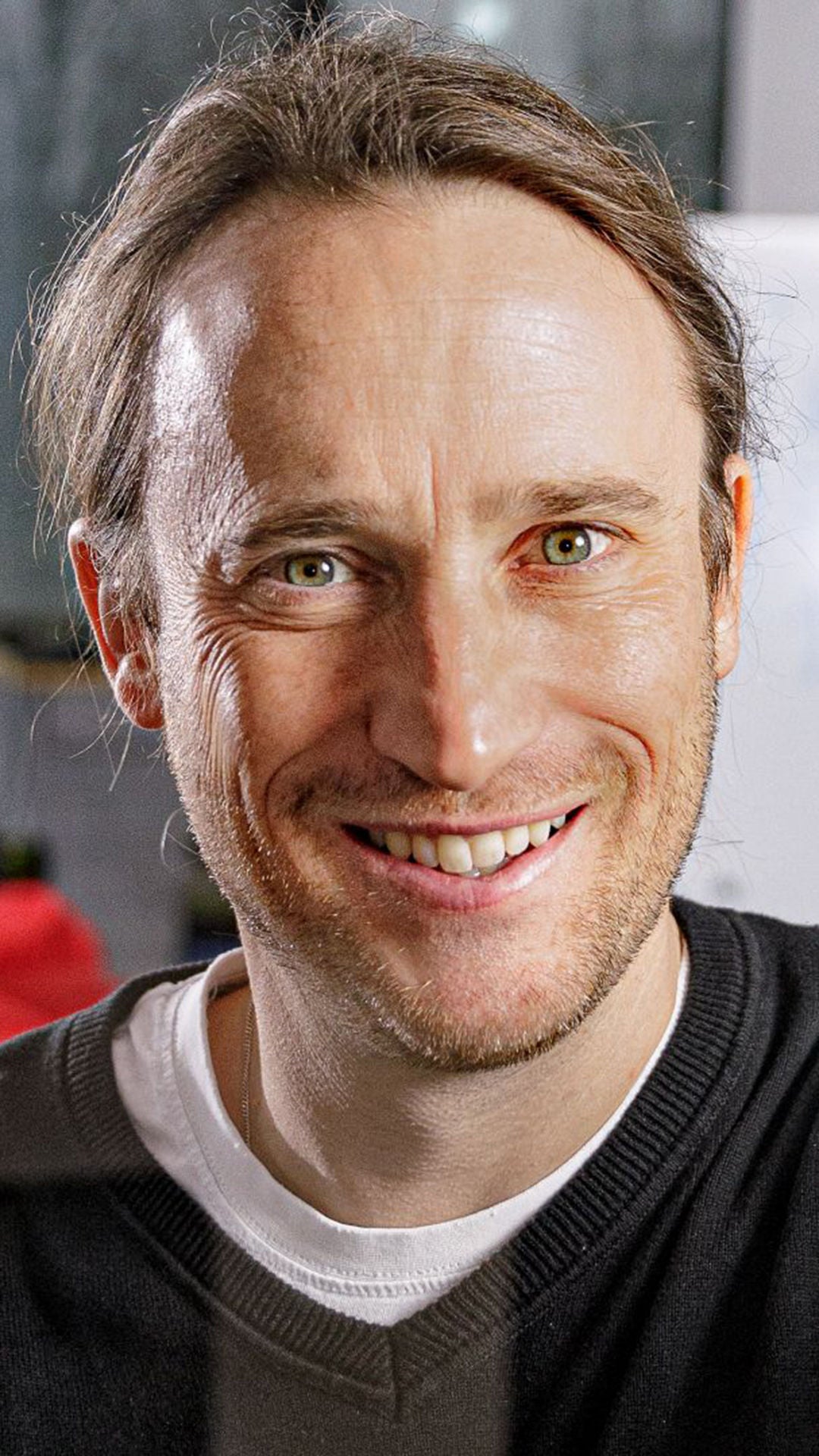 Michael Hügel lächelt in die Kamera