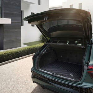 Foto de una bandeja para el maletero de Audi de los de Accesorios Originales Audi. 