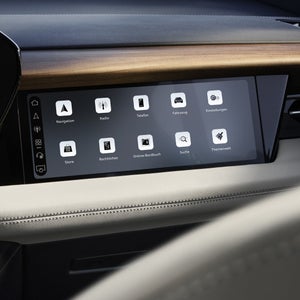 Nahaufnahme des MMI Beifahrerdisplays.