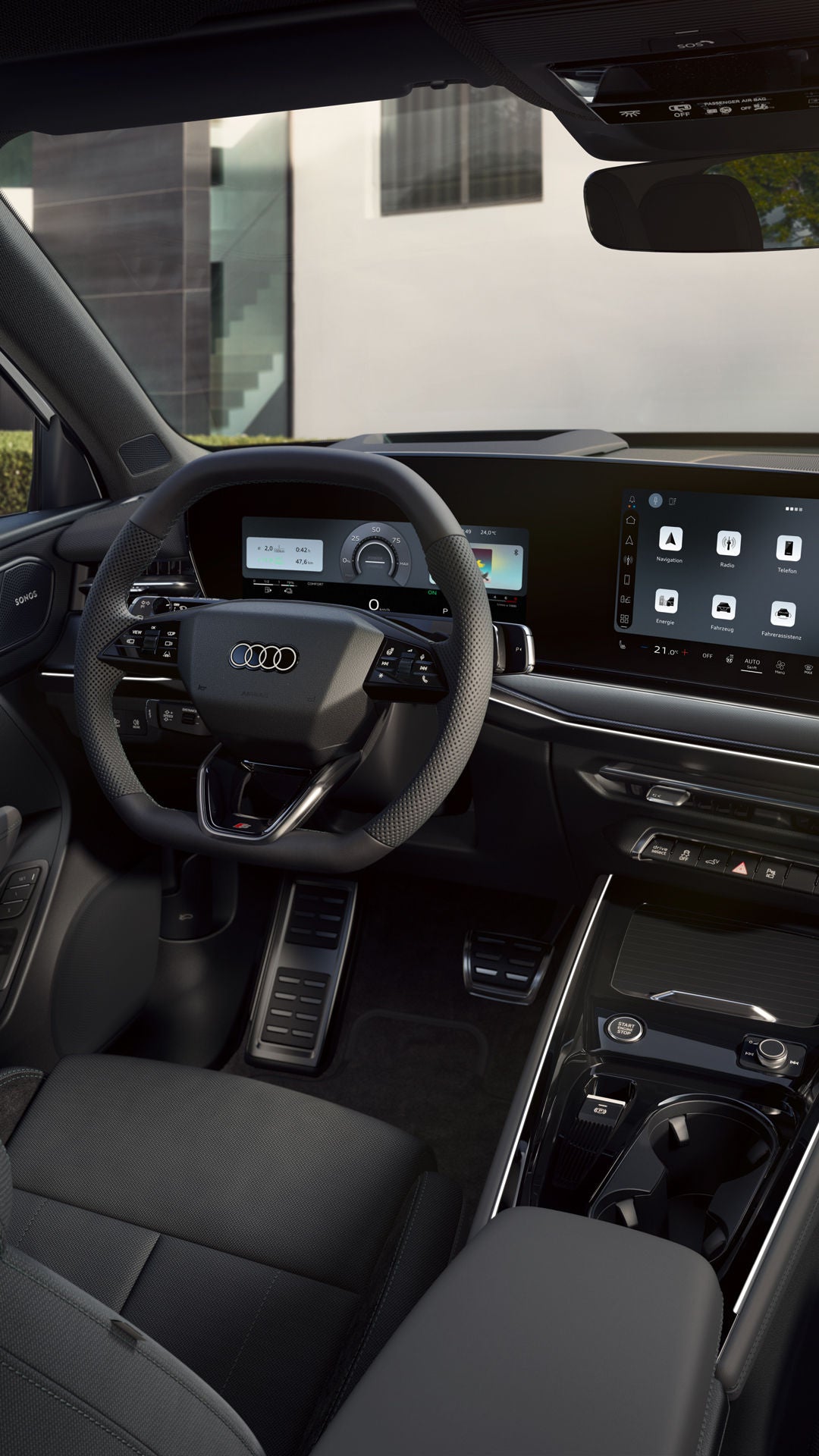 Das Cockpit des Q3 SUV e-hybrid mit Fokus auf die Fahrerarmatur und das Panoramadisplay.